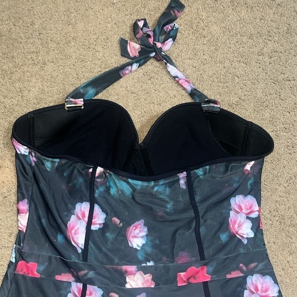 Noblesse Oblige ModCloth The Pippa Floral One Piece Swimsuit 4X - Picture 6 of 11